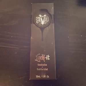Lay Von D Lock-it Foundation
