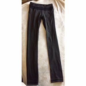 Lululemon skinny will pant, size 4
