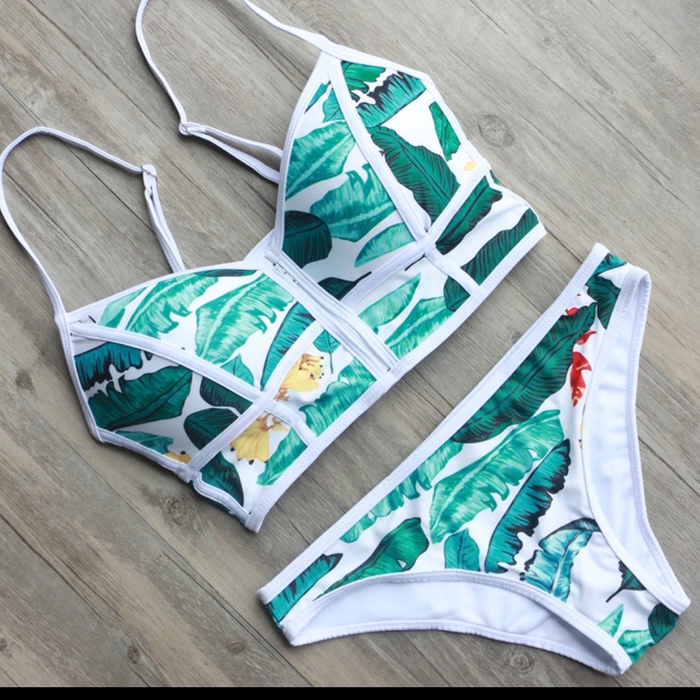 Snow storm flash sale!!! leaf bikini - Picture 1 of 5