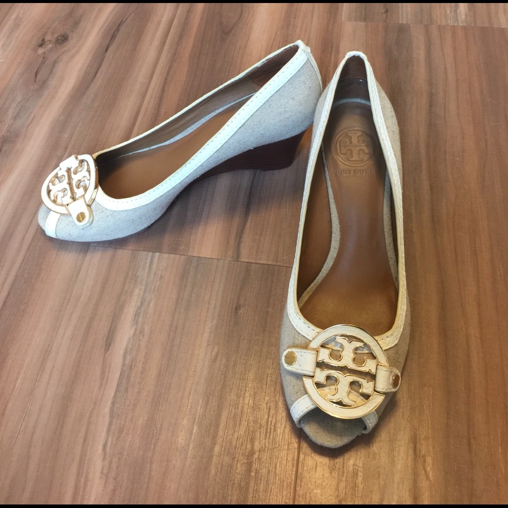 Tory Burch Amanda Open Toe Pumps (beige) size 7