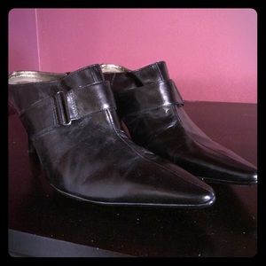 💐Black Kenneth Cole Reaction Mules💐