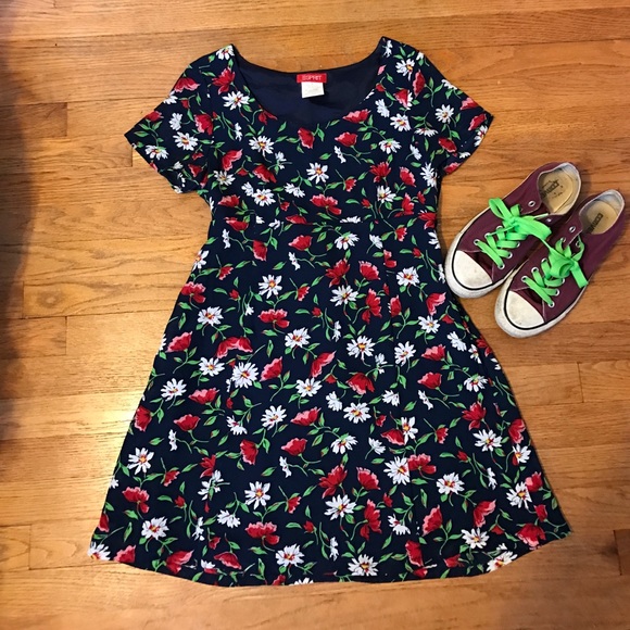 Urban Outfitters Dresses & Skirts - Floral 90's dress