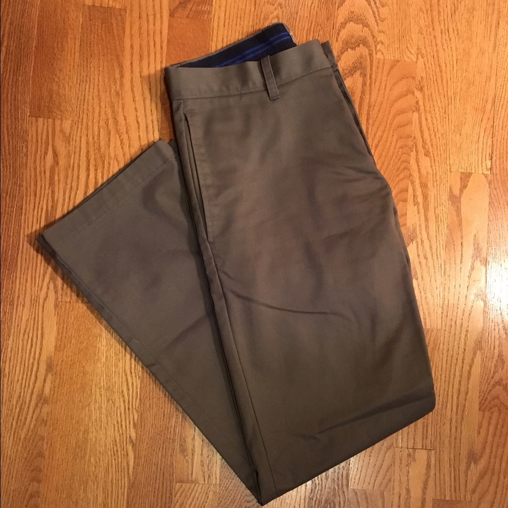 Men's GAP "Classic Khakis Slacks"