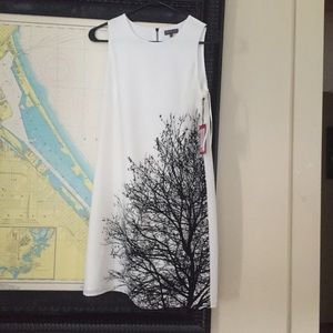 FLASH SALE: Vince Camuto tree dress size 4