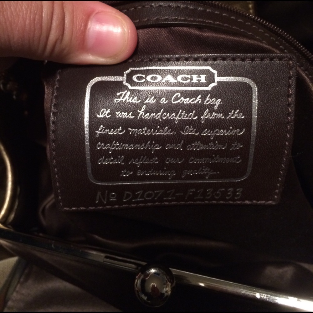 Gold coach bag - Picture 4 of 8