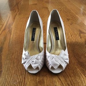 Nina cream silk shoes