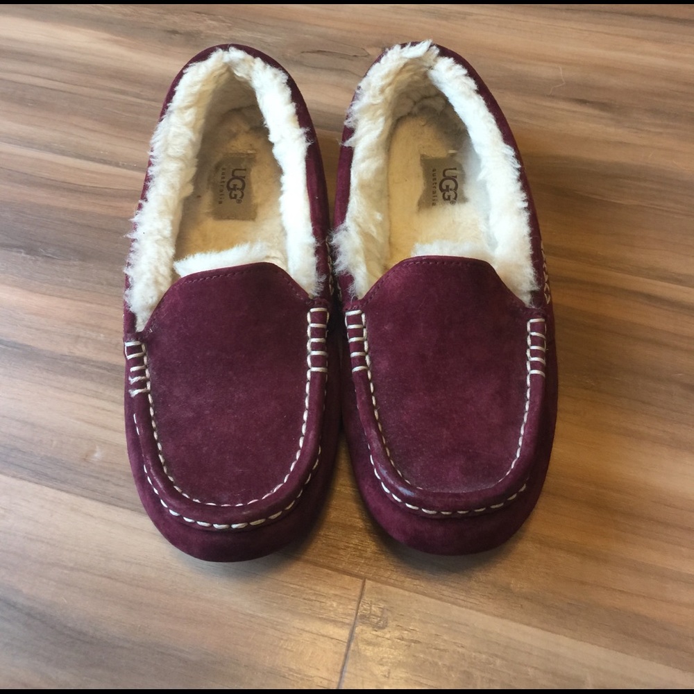UGG Ansley Moccasin (mahogany) size 7