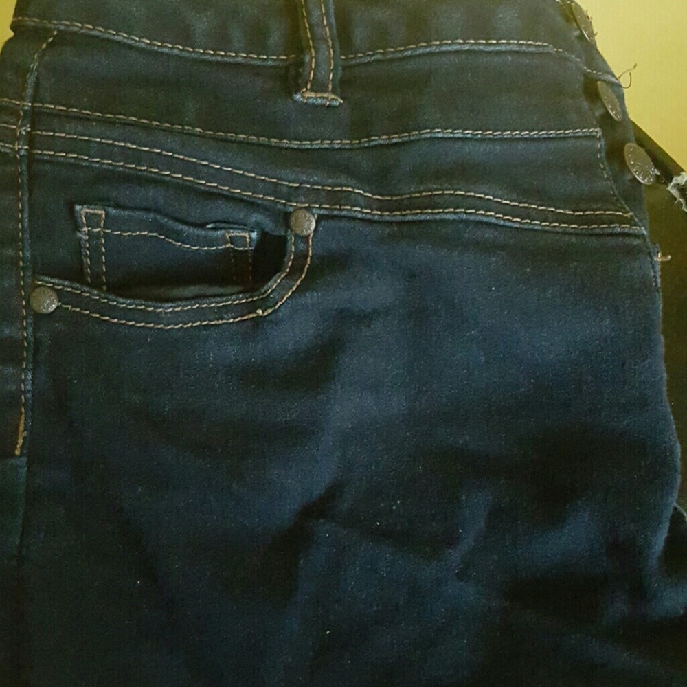 Shorts - Picture 2 of 3