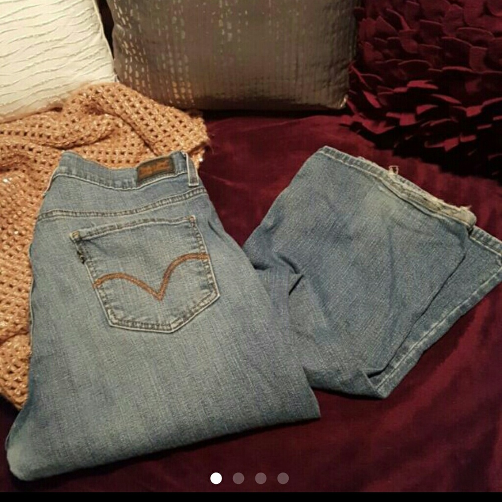 Levi's woman's 529 curvy boot cut jeans