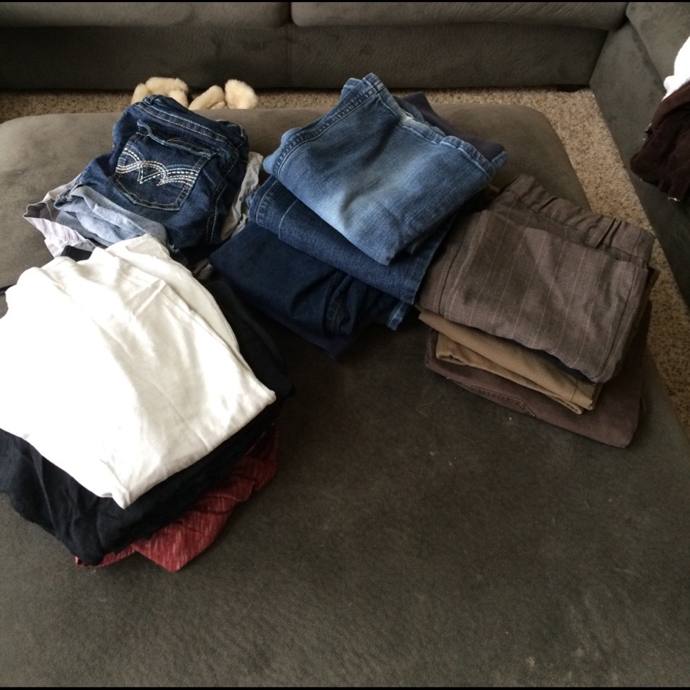 Maternity clothes lot