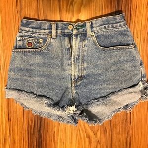 Vintage high-waisted shorts by Tommy Hilfiger