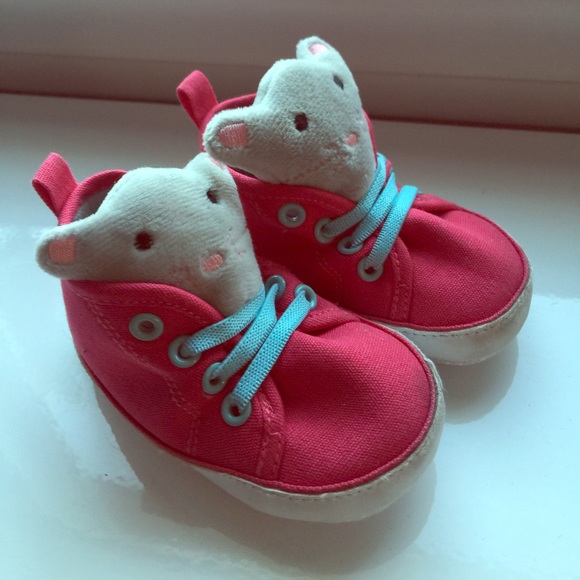 Primark baby's shoe. - Picture 2 of 4