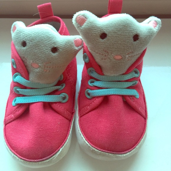 Primark baby's shoe. - Picture 3 of 4