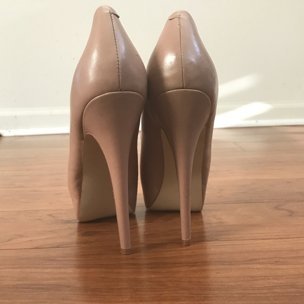 Steve Madden Dejavu Platform Pump 7.5