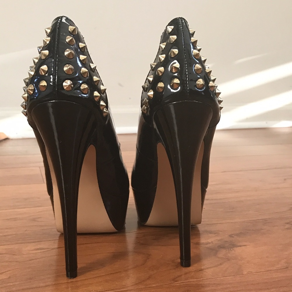 Steve Madden Zandy Gold Studded Platform Pumps 8