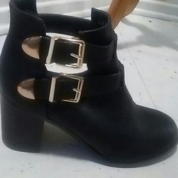 Buckle cute black ankle boots. "Please read" - Picture 1 of 4