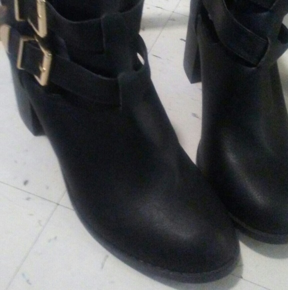 Buckle cute black ankle boots. "Please read" - Picture 4 of 4