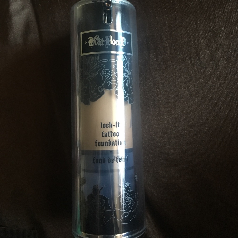 Kat Von D foundation in shade Medium