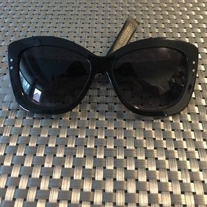 Christian Siriano LB sunglasses NWT