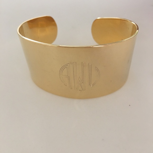 Gold plated "AWV" monogrammed cuff - Picture 2 of 2