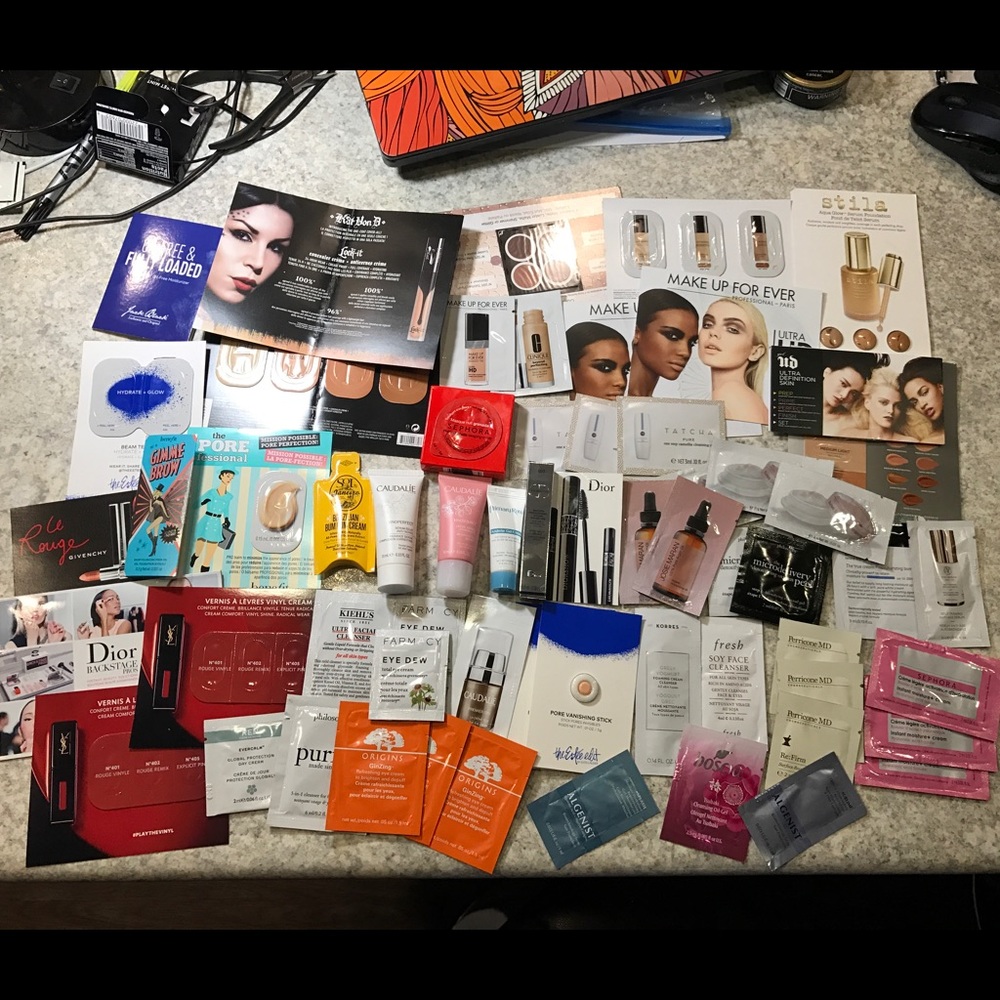 Huge Skin Care and Cosmetics samples bundle