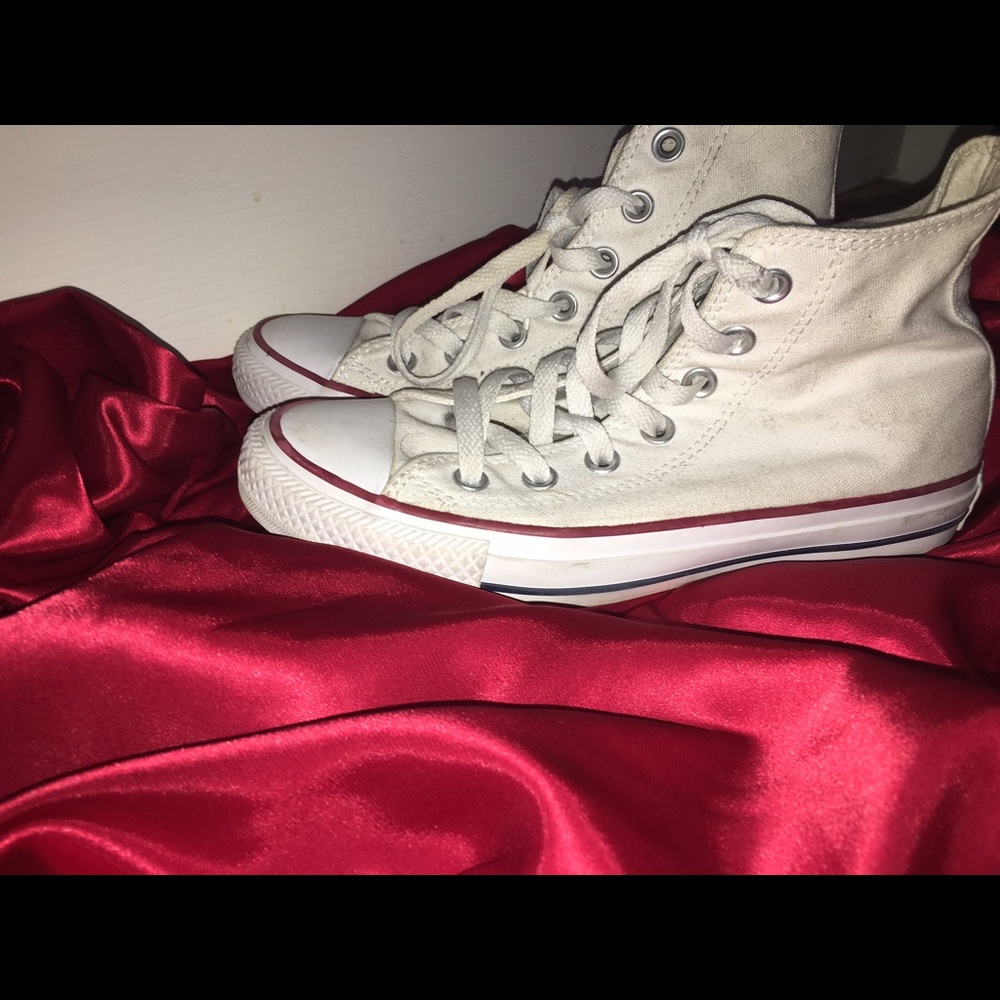 White converse 🌹