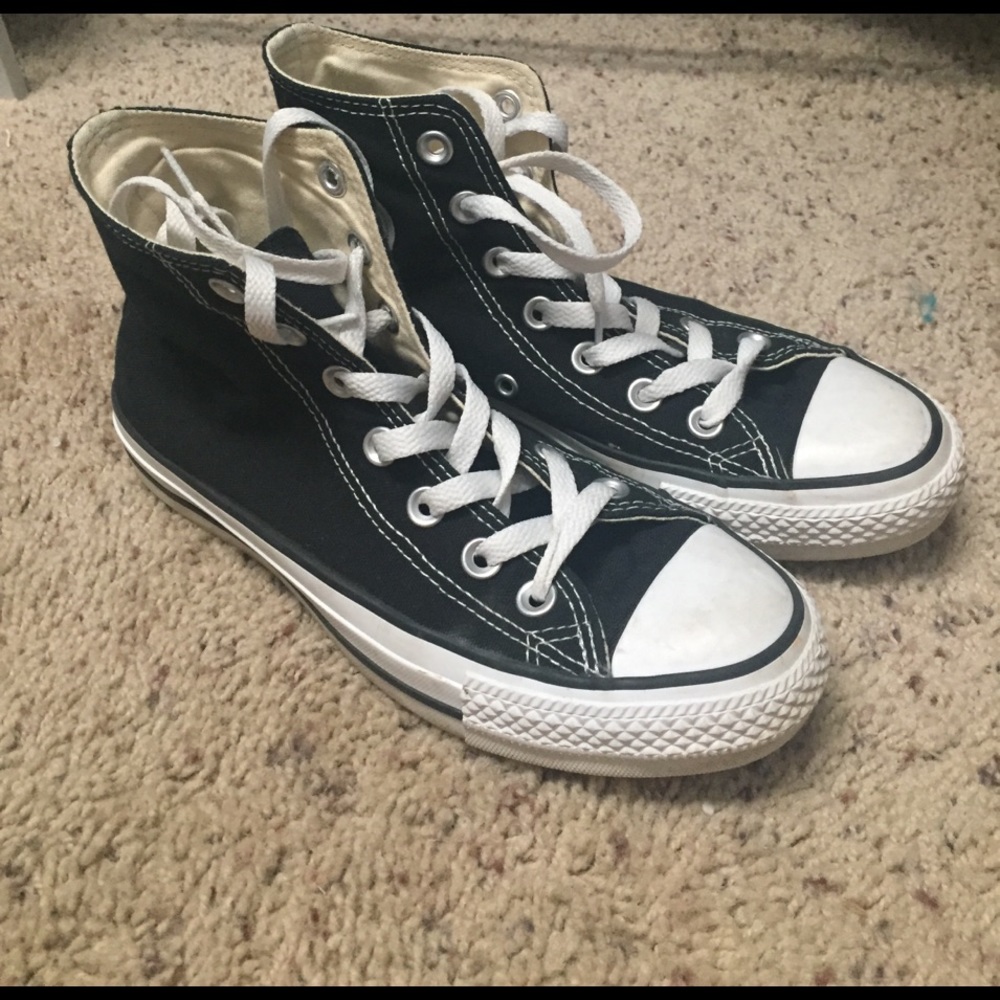 Black and white converse