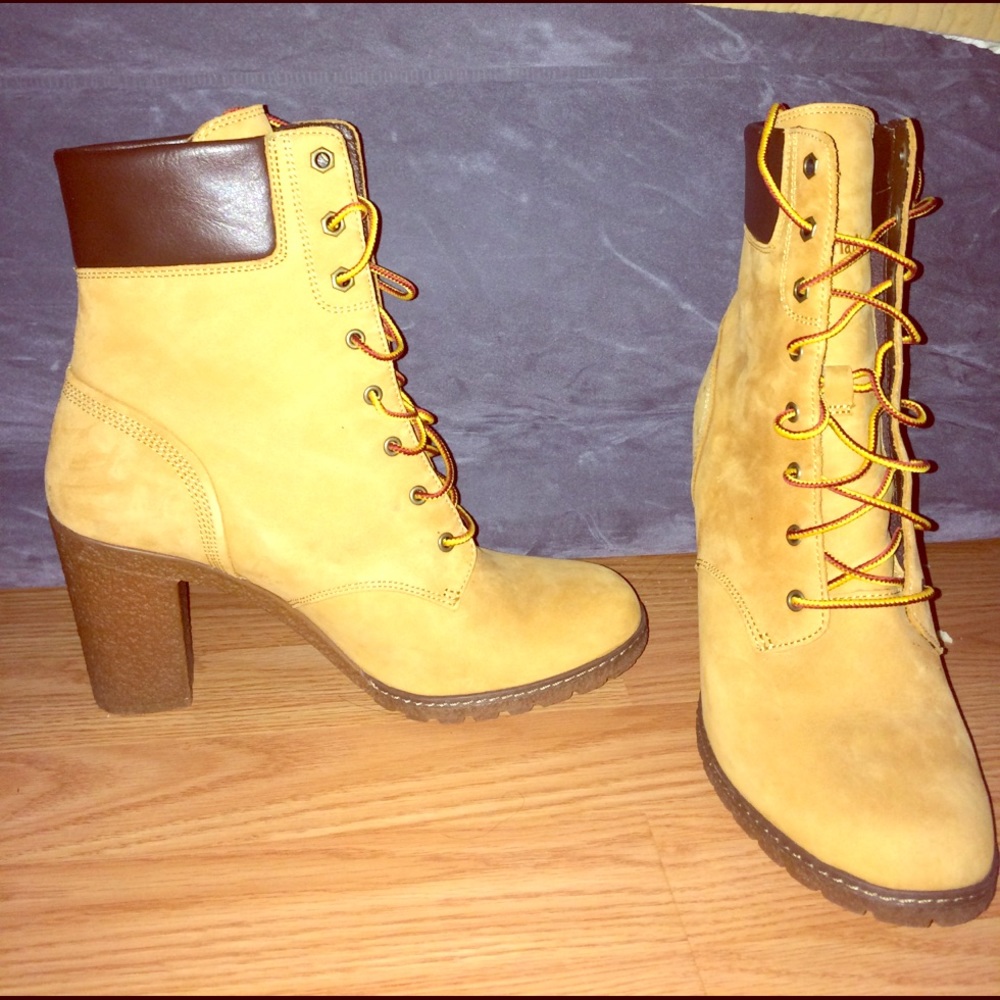 I'm selling these high heel timberland!!
