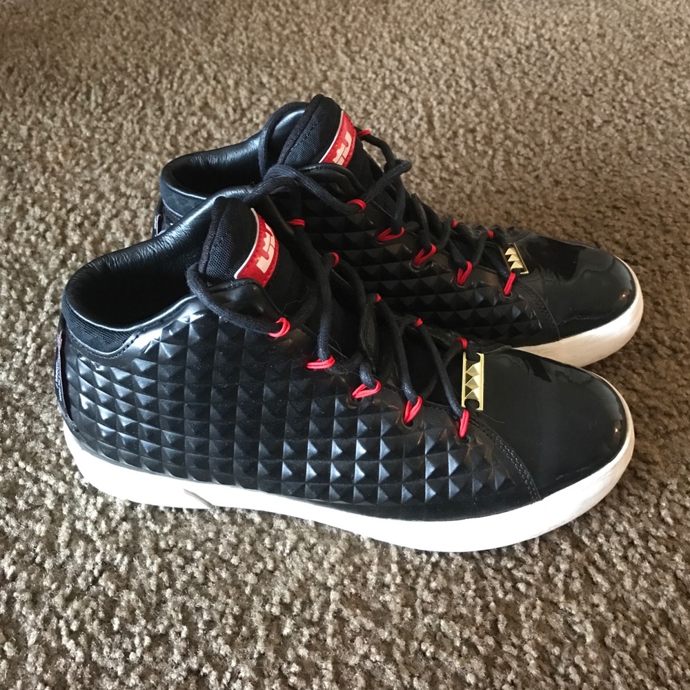 Nike LeBron 12 NSW Lifestyle