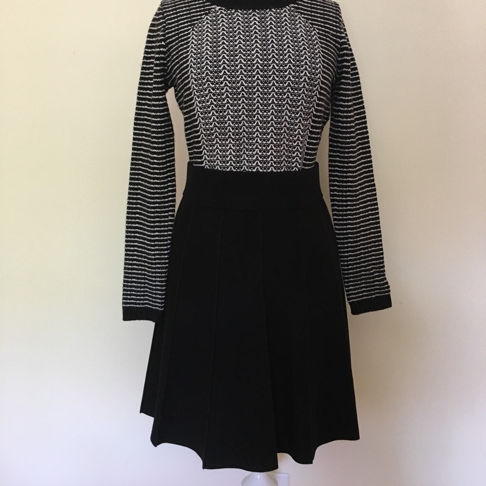 Ann Taylor knit miniskirt