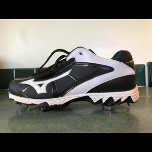 mizuno women's metal softball cleats