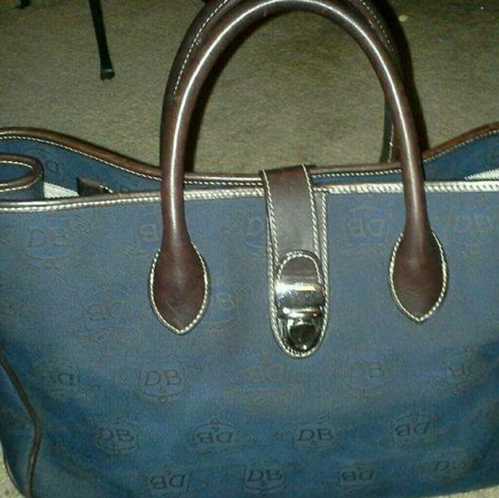 EUC- DOONEY & BOURKE DONEGAL CREST LEATHER TRIM SATCHEL