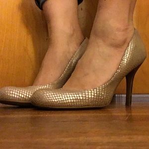 Jessica Simpson high heels