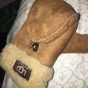 UGG mittens