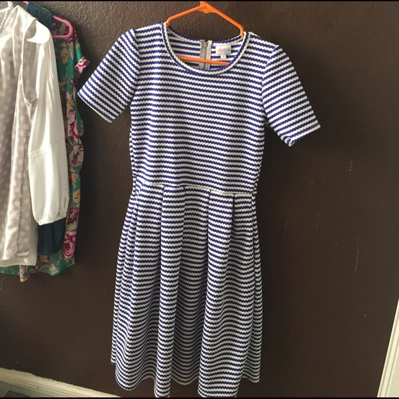 LuLaRoe Dresses & Skirts - NEVER WORN lula roe amelia