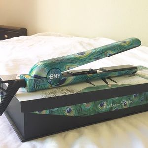 Brilliance New York 1.25 Ceramic Flat Iron