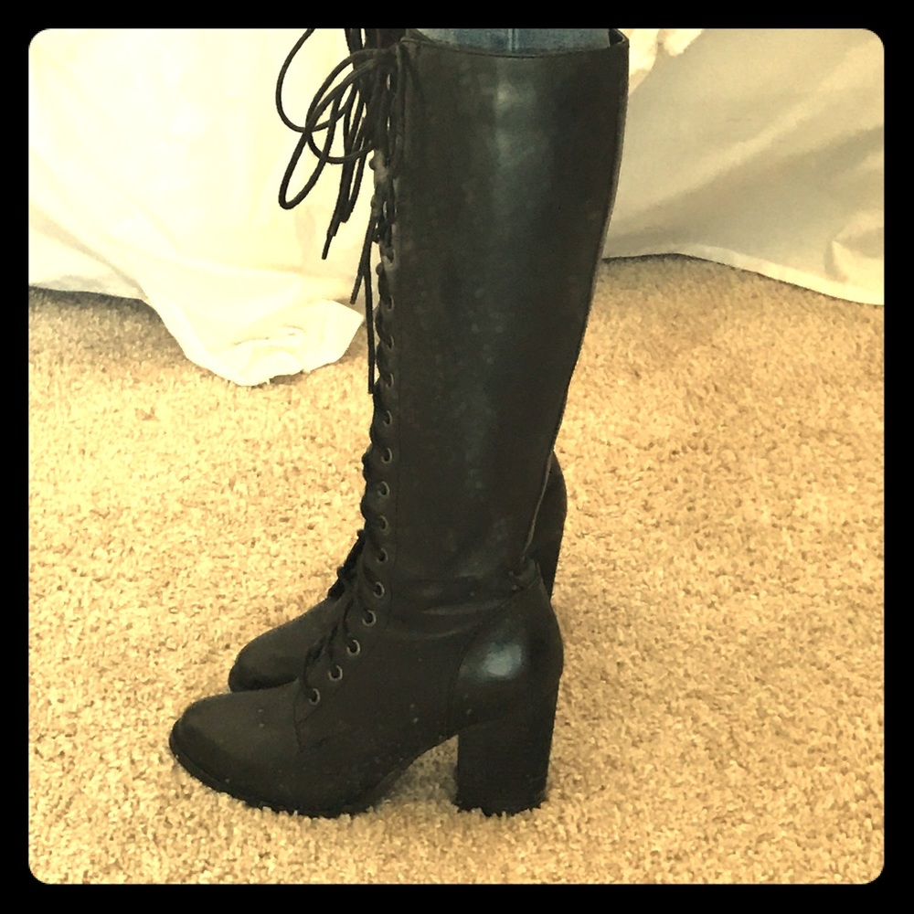 Steve Madden lace up boots