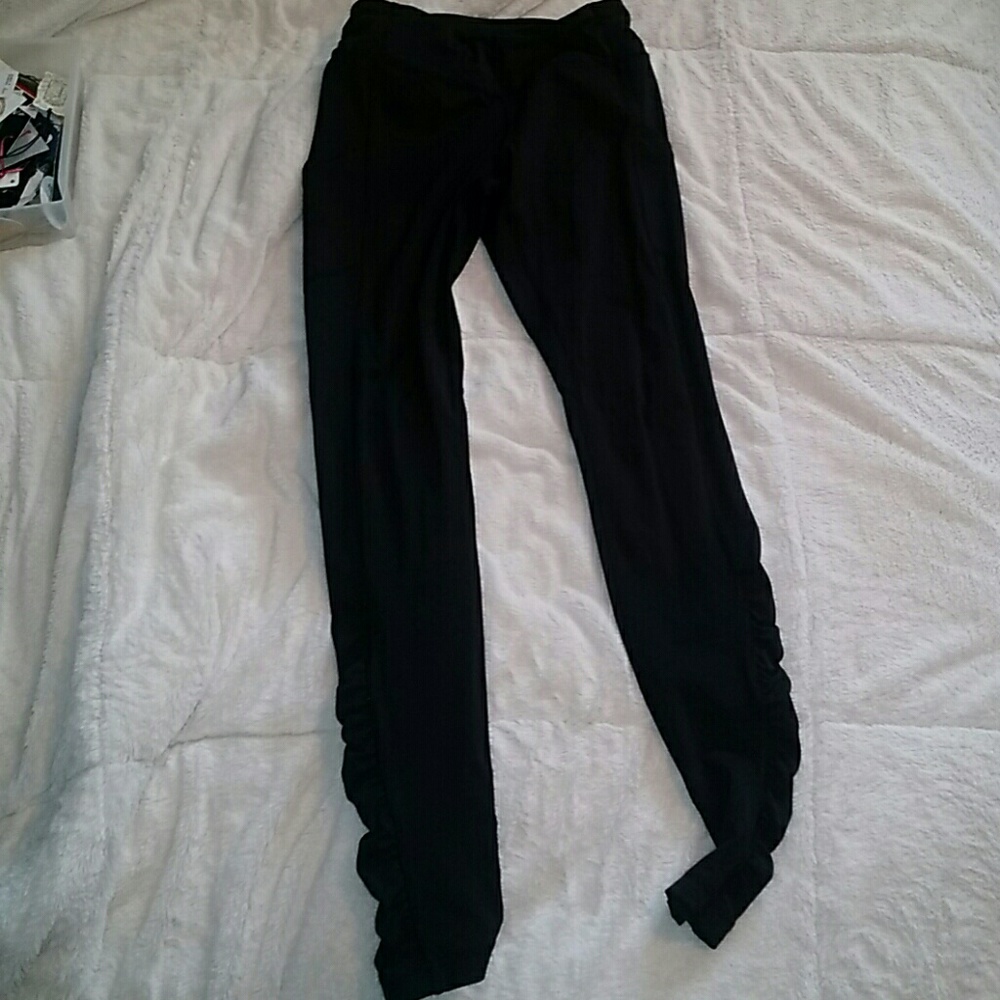 * Lululemon * Run: Inspire crop II