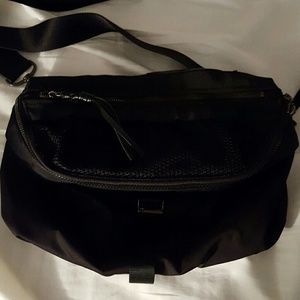 Lululemon Go Lightly Bag
