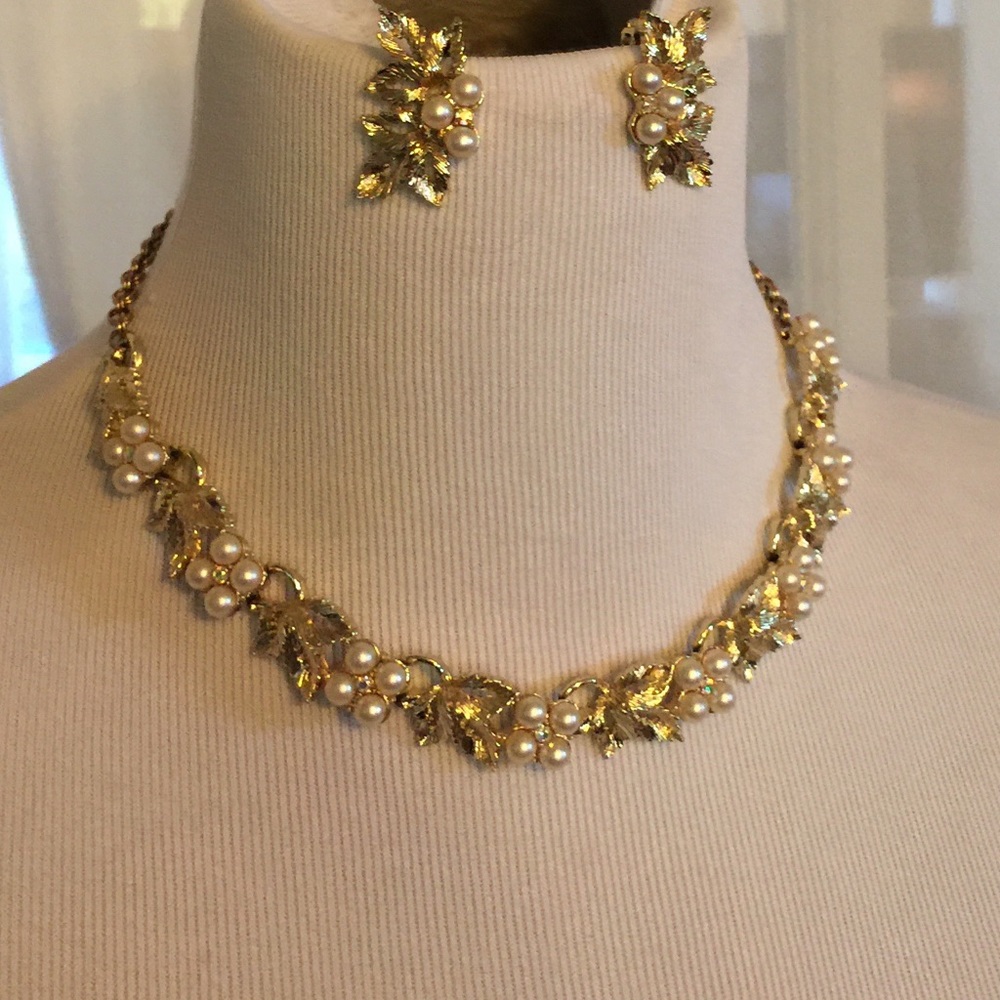 HP! Antique Gold & Pearl Necklace + Clip Earrings