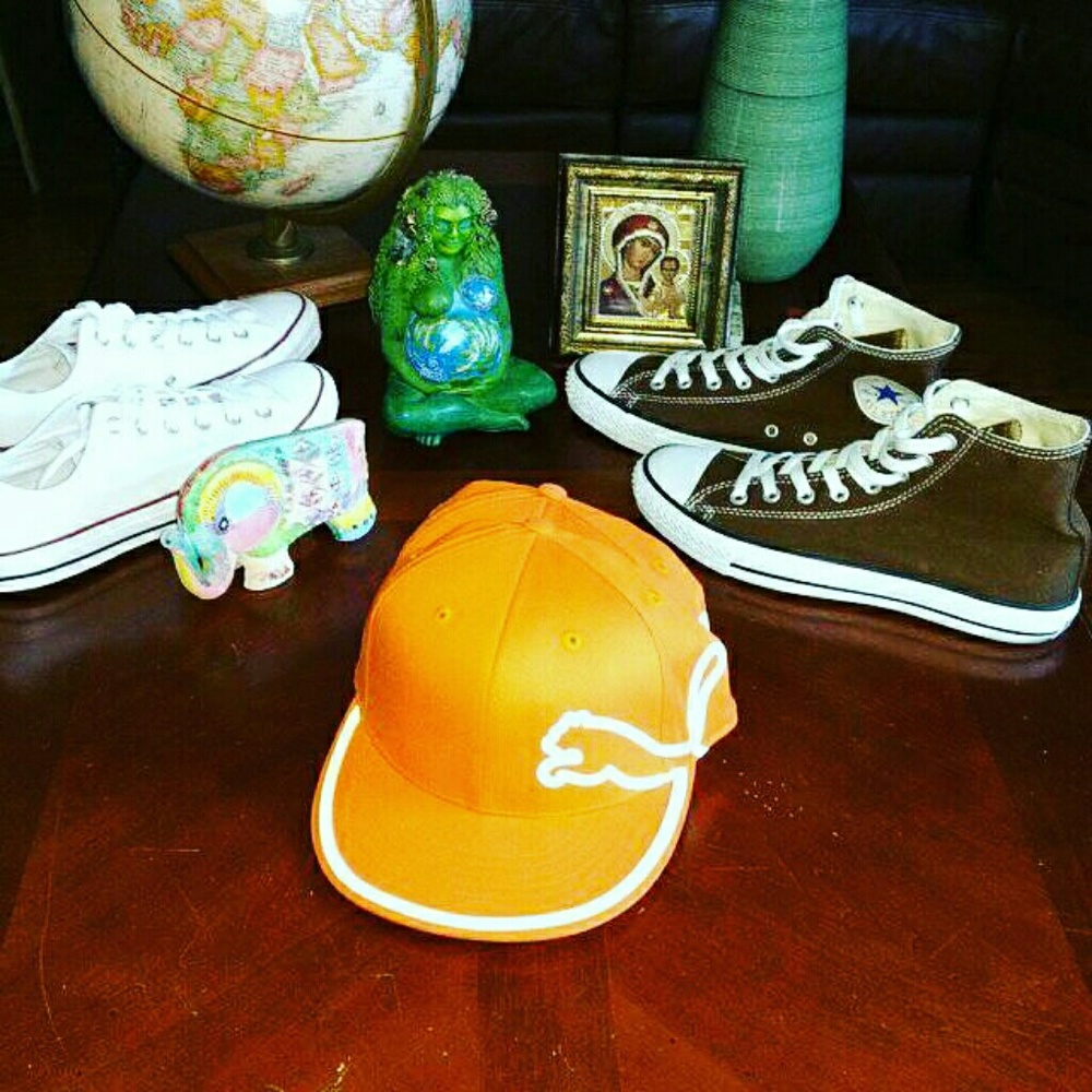 Puma 210 Fitted by Flexfit. 
Size 7 1/4 - 7 5/8 -