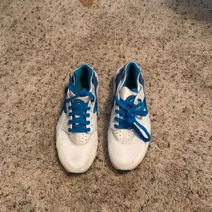 Blue and white huaraches