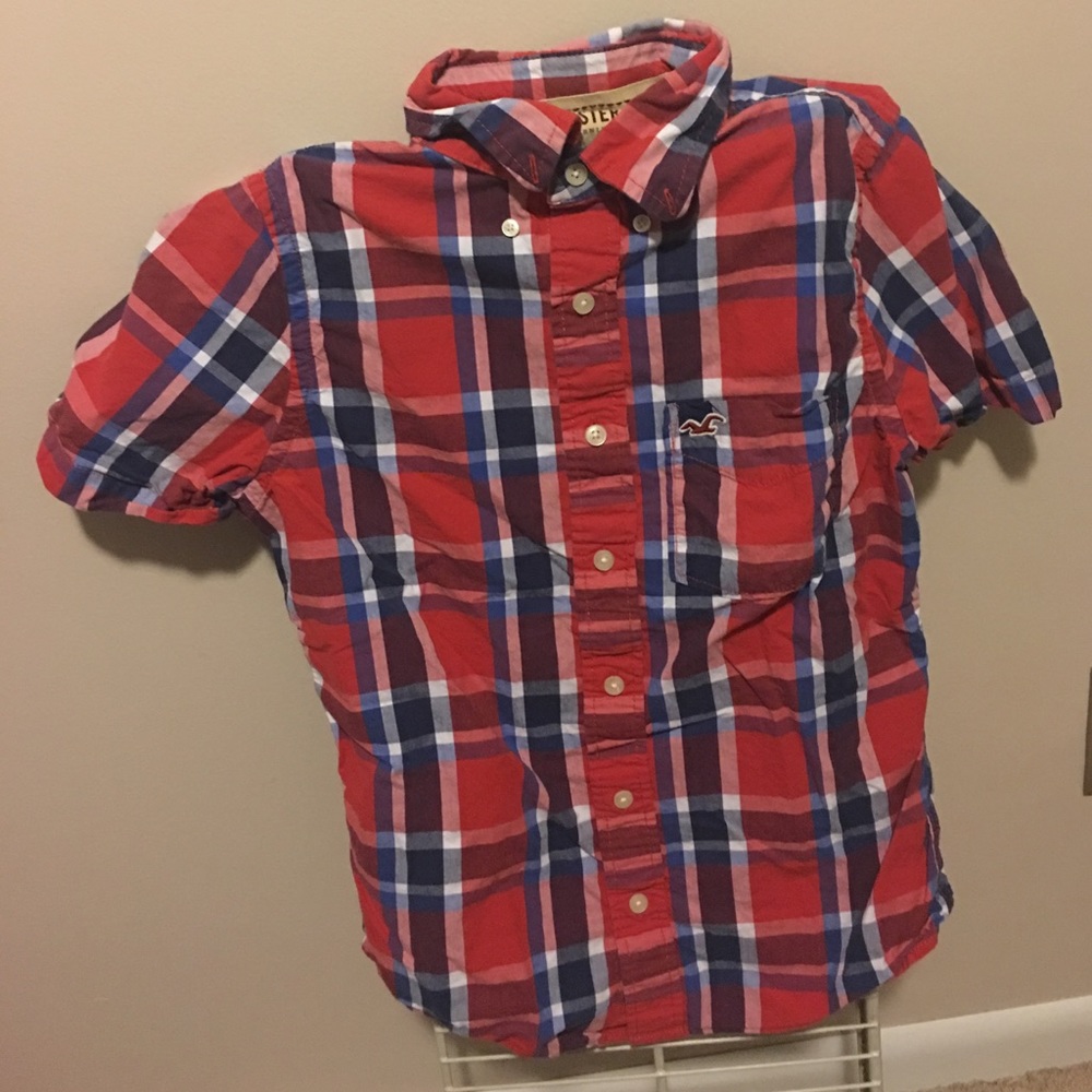 Short sleeve button up