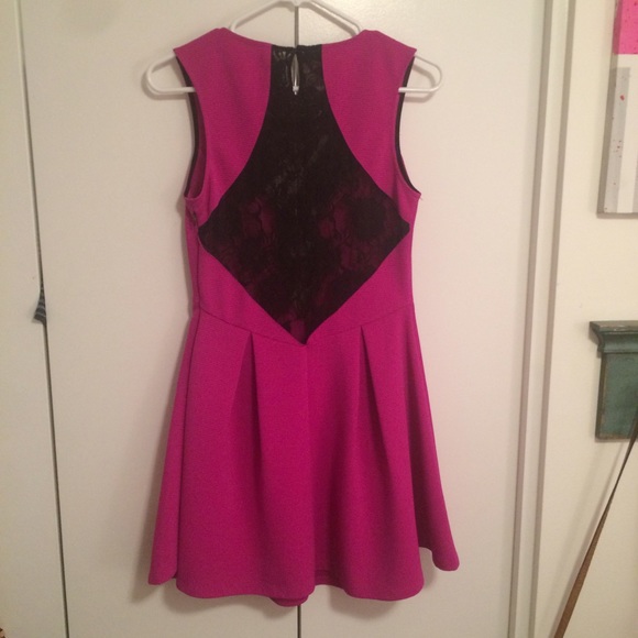 NWT Fuchsia and Black Lace Nasty Gal Dress Size XS - Picture 5 of 6