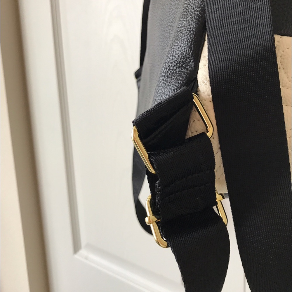 X SOLD X 💋Betsy Bag💋 - Picture 3 of 8