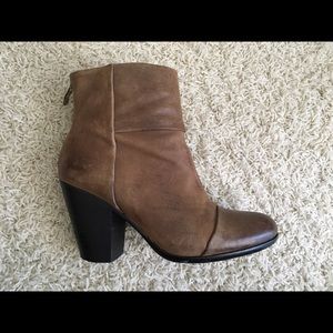 Vince Camuto Brown Booties Size 7