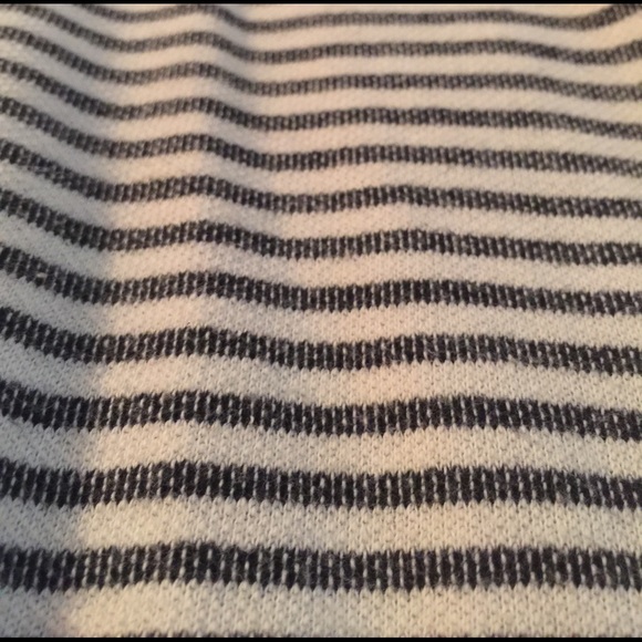 Adorable T-Shirt dress with pockets! - Picture 3 of 4