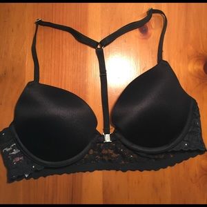 Front clasp halter bra