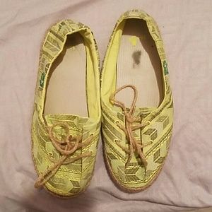 Sanuk shoes