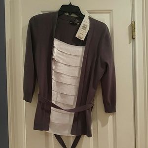 2 in 1 sweater. Gray and white.